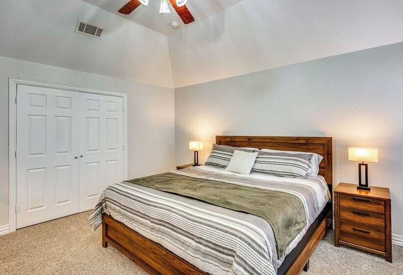 Grand Prairie Group Getaway: Pets Welcome!