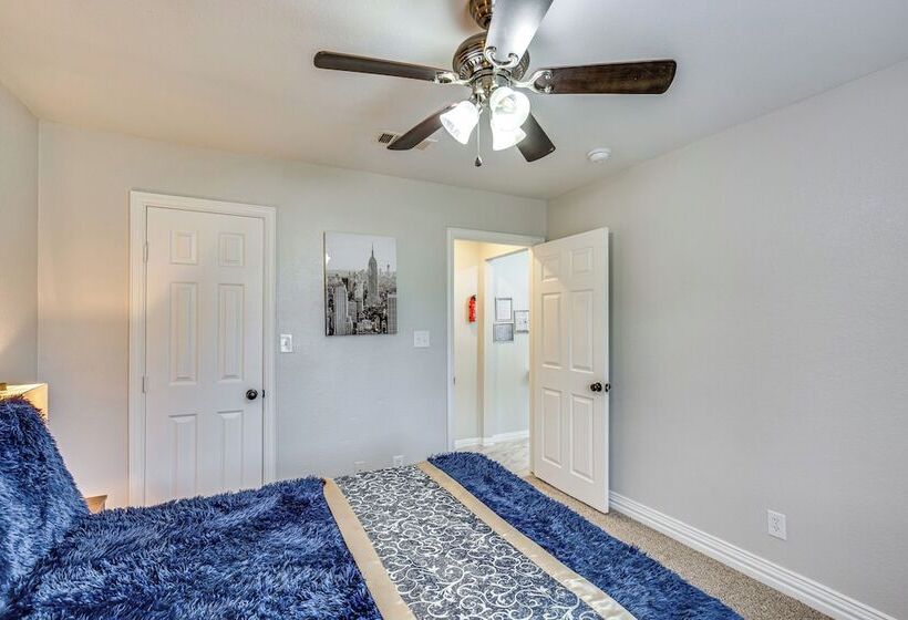 Grand Prairie Group Getaway: Pets Welcome!