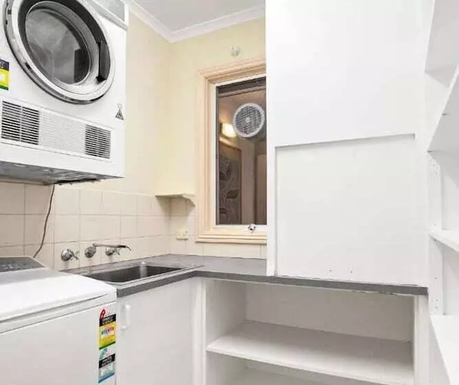 簡易ホテル Fitzroy Private Rooms   132 Nicholson Homestay