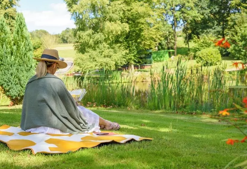 Hotelli Secret Waterside Lodges In Worcestershire