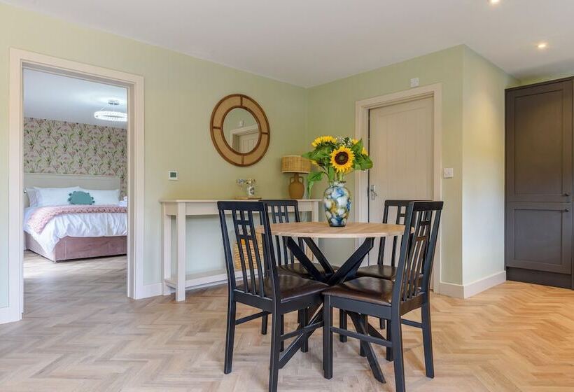 酒店 Secret Waterside Lodges In Worcestershire