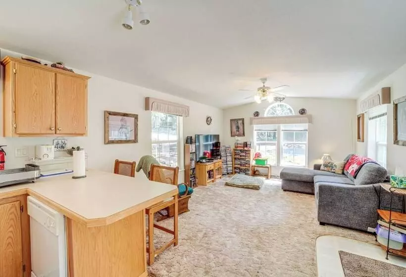 Peaceful Entiat Home: Pets Welcome!