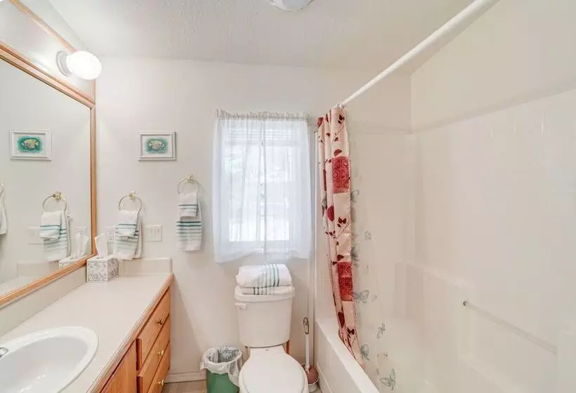 Peaceful Entiat Home: Pets Welcome!