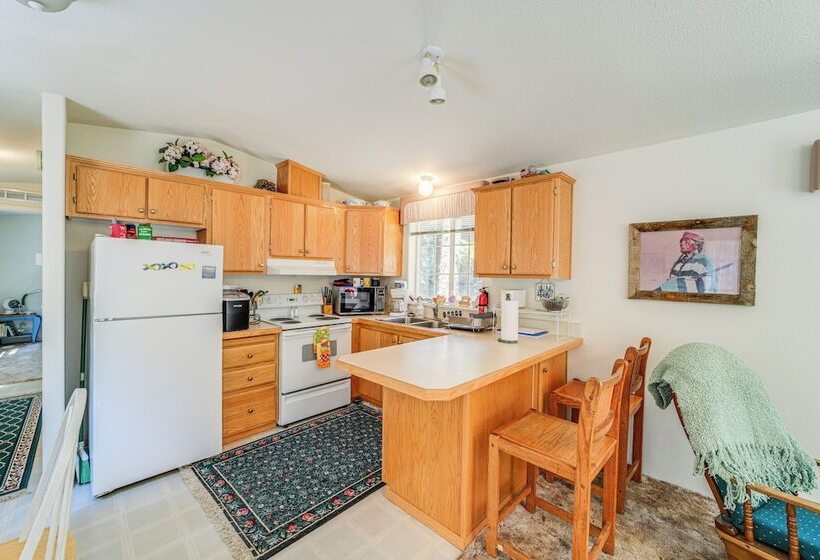 Peaceful Entiat Home: Pets Welcome!