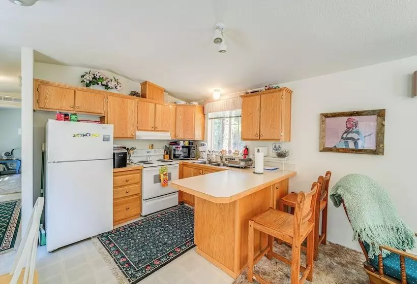 Peaceful Entiat Home: Pets Welcome!