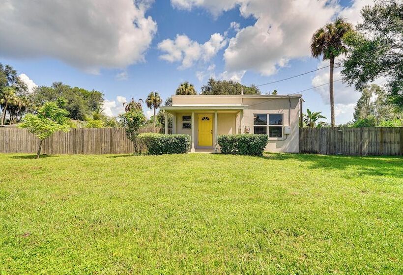 Peaceful Fort Myers Home: Walk To Buckingham Farms