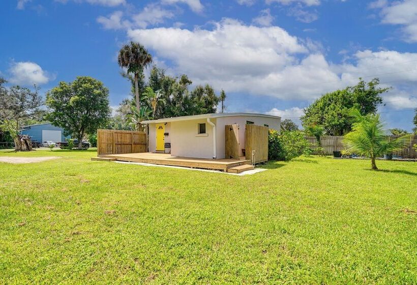 Peaceful Fort Myers Home: Walk To Buckingham Farms