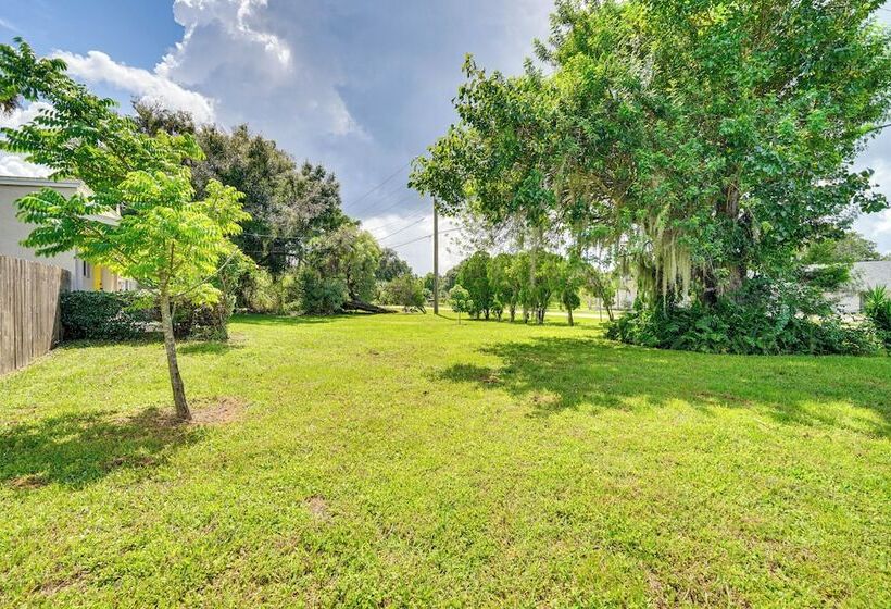 Peaceful Fort Myers Home: Walk To Buckingham Farms