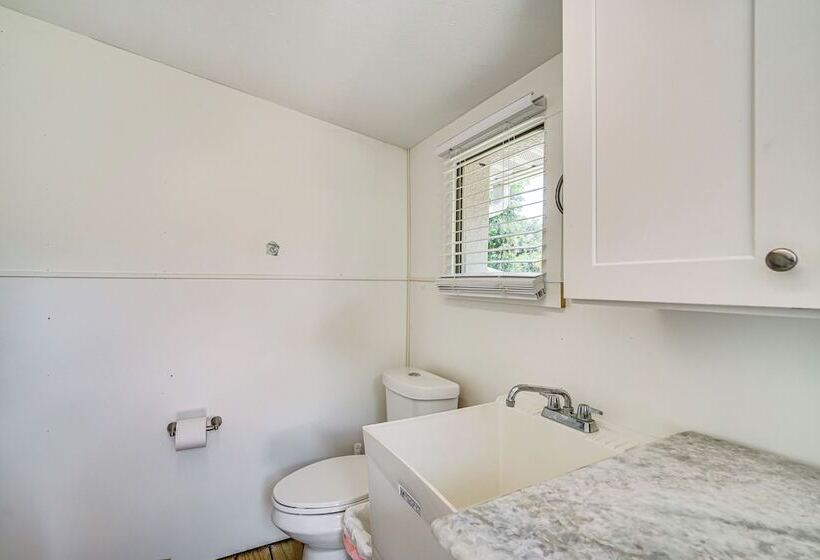 Peaceful Fort Myers Home: Walk To Buckingham Farms