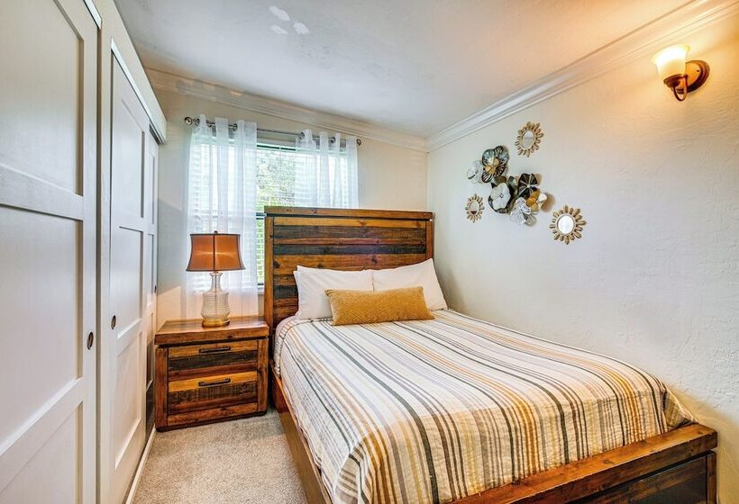 Peaceful Fort Myers Home: Walk To Buckingham Farms