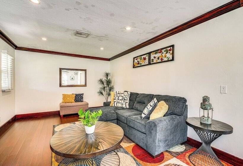 Peaceful Fort Myers Home: Walk To Buckingham Farms