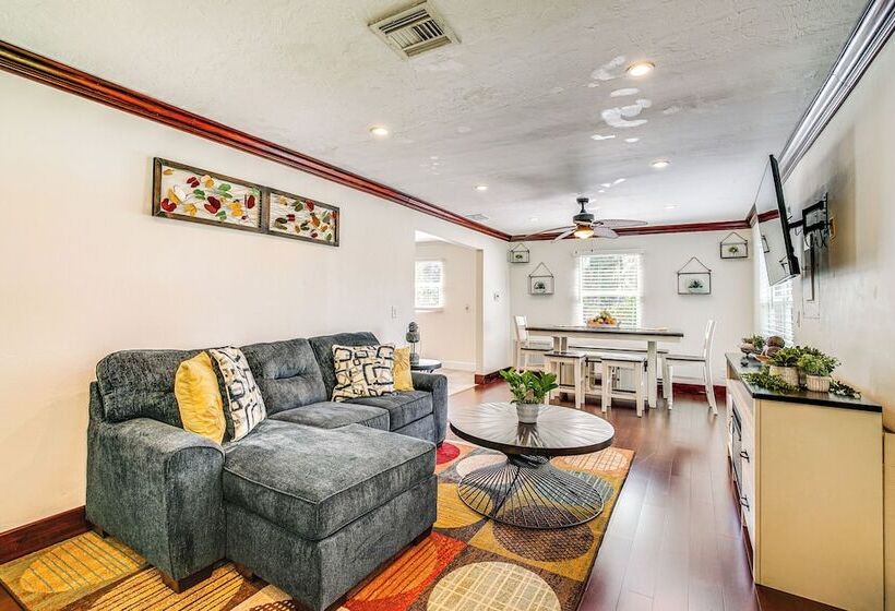 Peaceful Fort Myers Home: Walk To Buckingham Farms