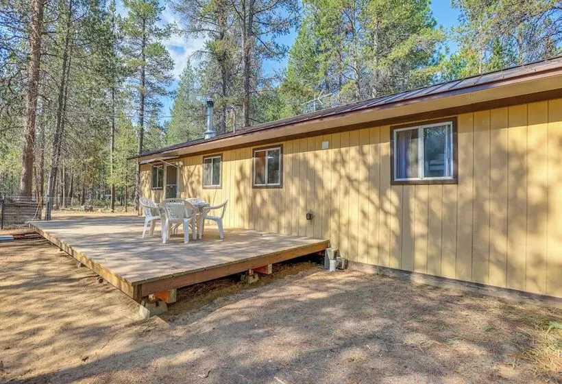 1 Mi To State Park: Peaceful La Pine Cabin W/ Deck
