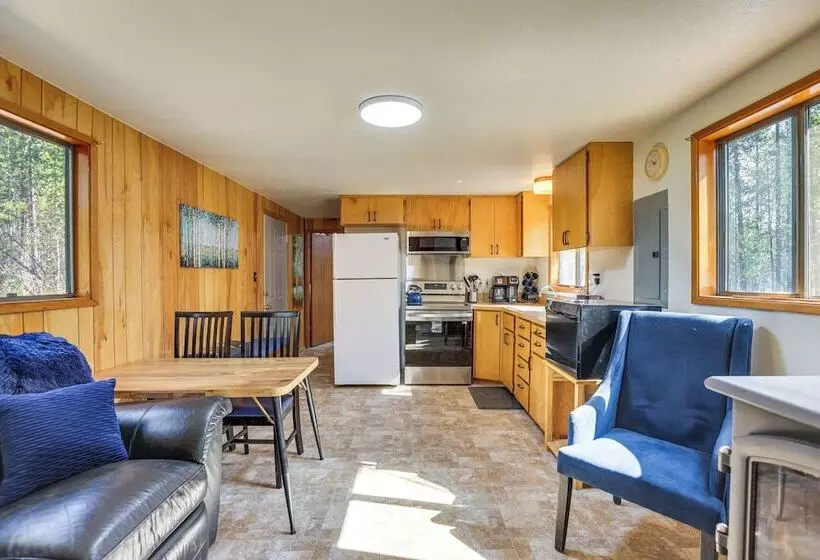 1 Mi To State Park: Peaceful La Pine Cabin W/ Deck