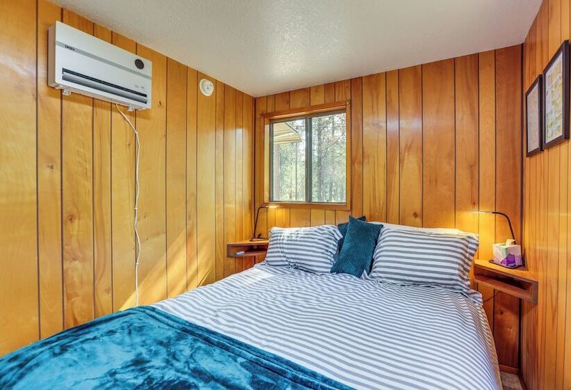 1 Mi To State Park: Peaceful La Pine Cabin W/ Deck