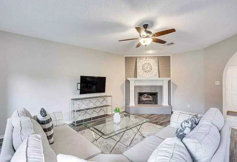 Pet Friendly Allen Home ~ 30 Mi To Dallas!