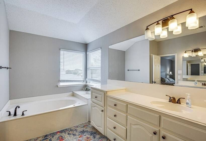 Pet Friendly Allen Home ~ 30 Mi To Dallas!