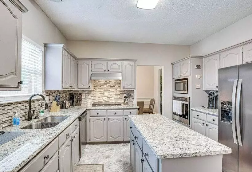 Pet Friendly Allen Home ~ 30 Mi To Dallas!