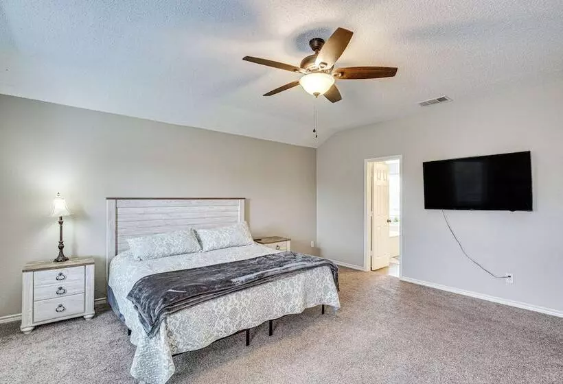 Pet Friendly Allen Home ~ 30 Mi To Dallas!