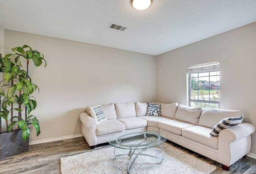 Pet Friendly Allen Home ~ 30 Mi To Dallas!