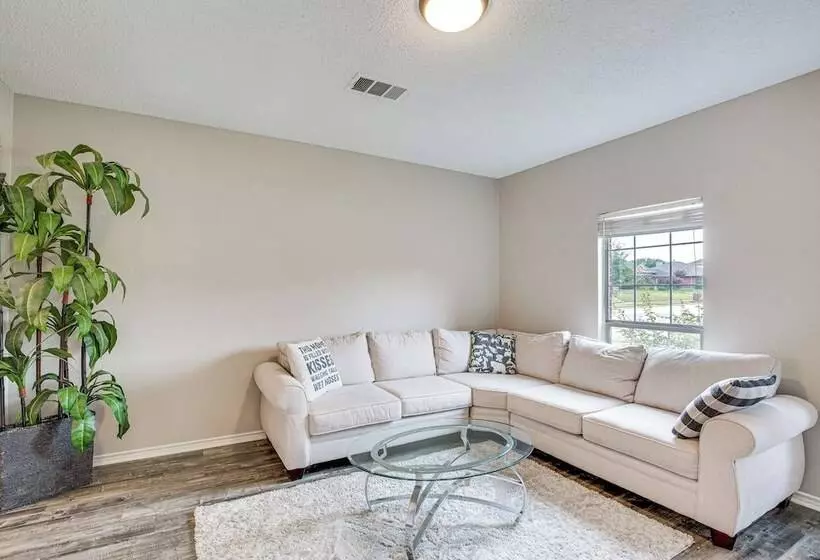 Pet Friendly Allen Home ~ 30 Mi To Dallas!