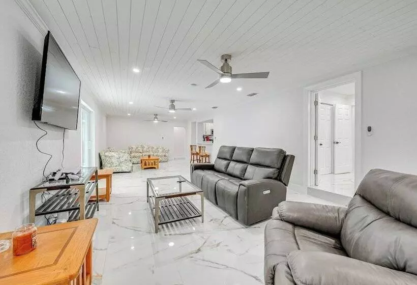 Port Charlotte Home W/ Pool ~ 6 Mi To Punta Gorda