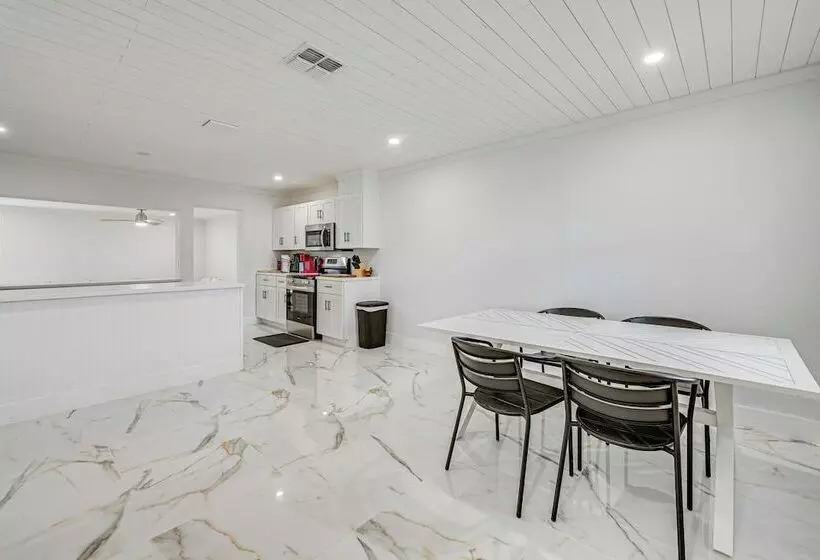 Port Charlotte Home W/ Pool ~ 6 Mi To Punta Gorda