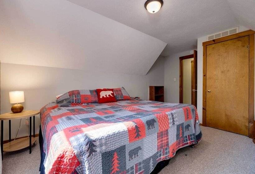 < 1 Mi To Bryce Resort: Quiet Cabin W/ Hot Tub!