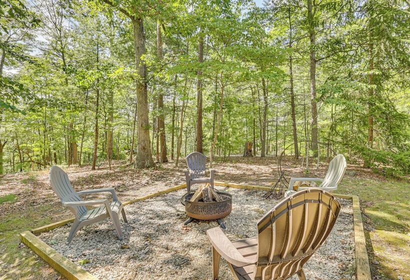 < 1 Mi To Bryce Resort: Quiet Cabin W/ Hot Tub!