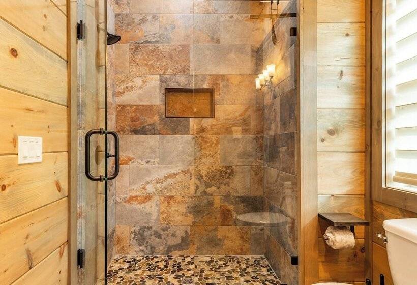 Rambling Ridge Lodge Endless Amenities & Fun Indoor Pool & Hot Tub, A+ Arcade Game Room