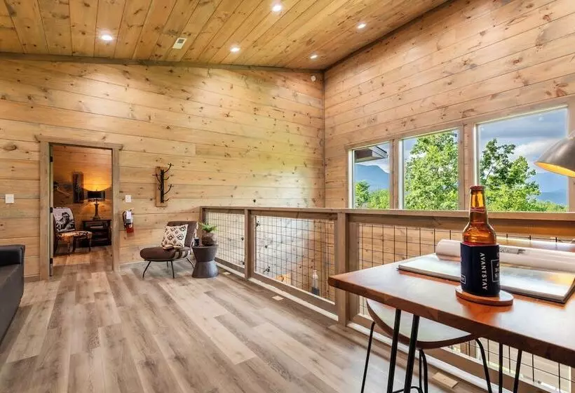 Rambling Ridge Lodge Endless Amenities & Fun Indoor Pool & Hot Tub, A+ Arcade Game Room