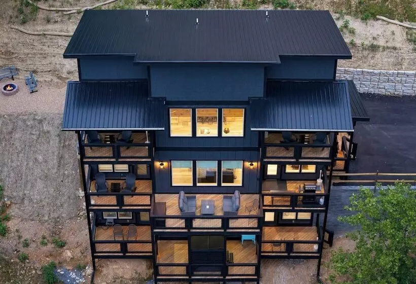 Rambling Ridge Lodge Endless Amenities & Fun Indoor Pool & Hot Tub, A+ Arcade Game Room