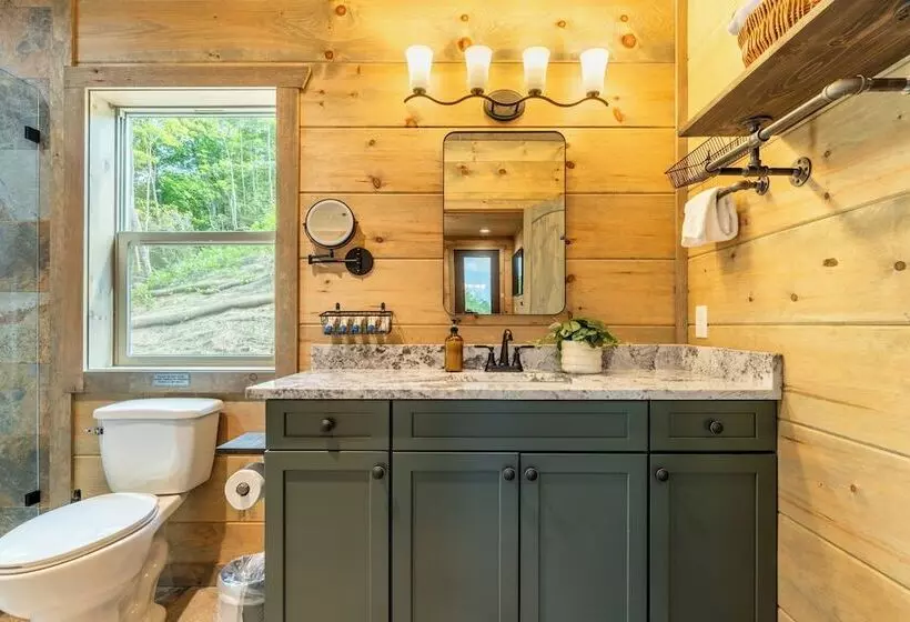 Rambling Ridge Lodge Endless Amenities & Fun Indoor Pool & Hot Tub, A+ Arcade Game Room