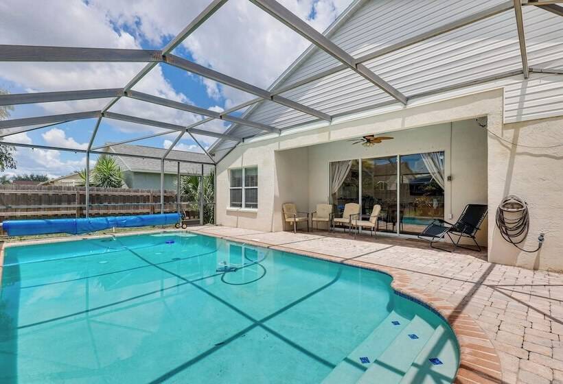 Riverview Home W/ Screened Pool ~ 1 Mi To Marina!
