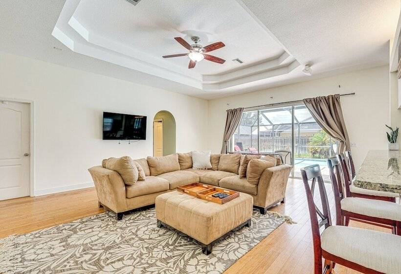 Riverview Home W/ Screened Pool ~ 1 Mi To Marina!