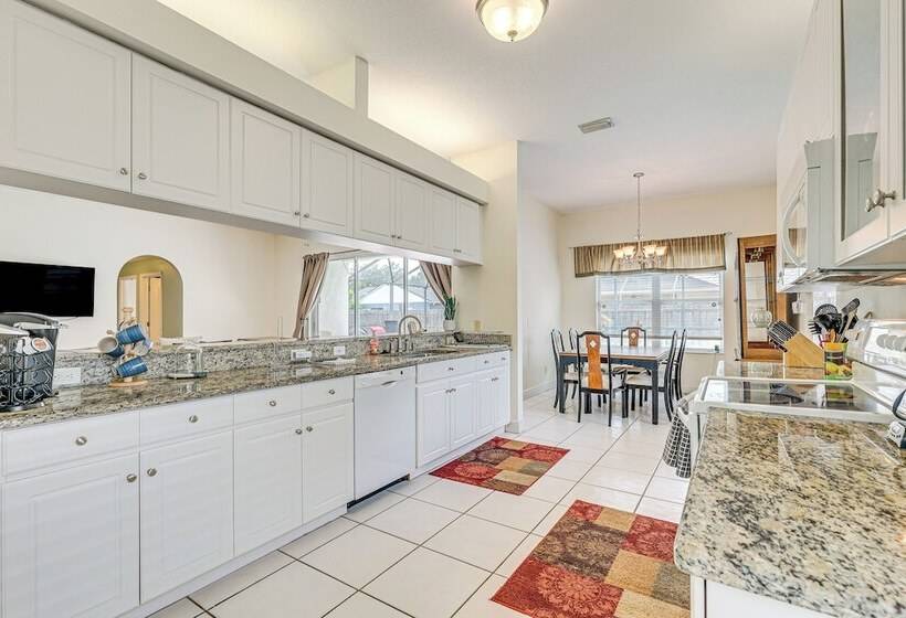 Riverview Home W/ Screened Pool ~ 1 Mi To Marina!