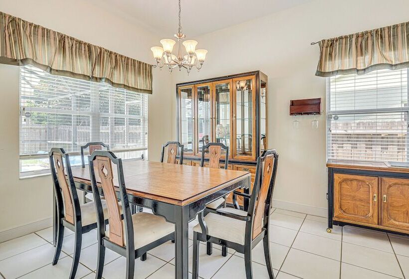 Riverview Home W/ Screened Pool ~ 1 Mi To Marina!