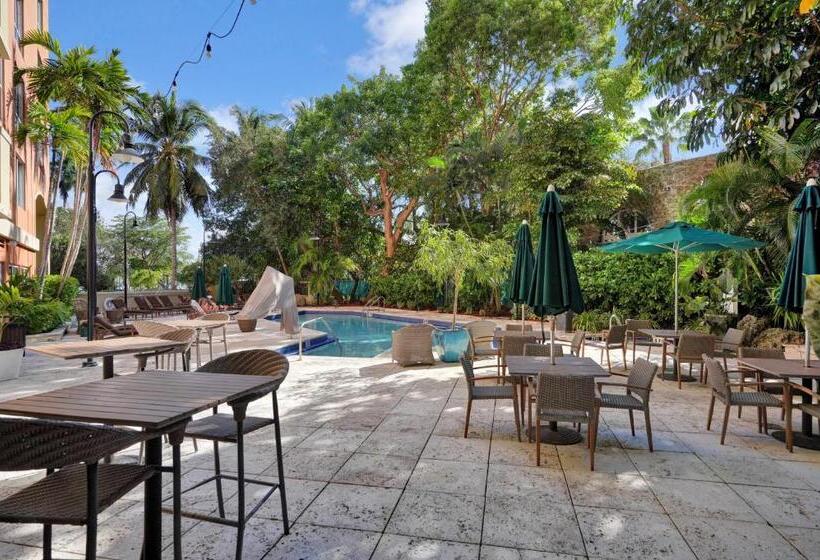 Serene Cozy Retreat With Balcony Free Parking