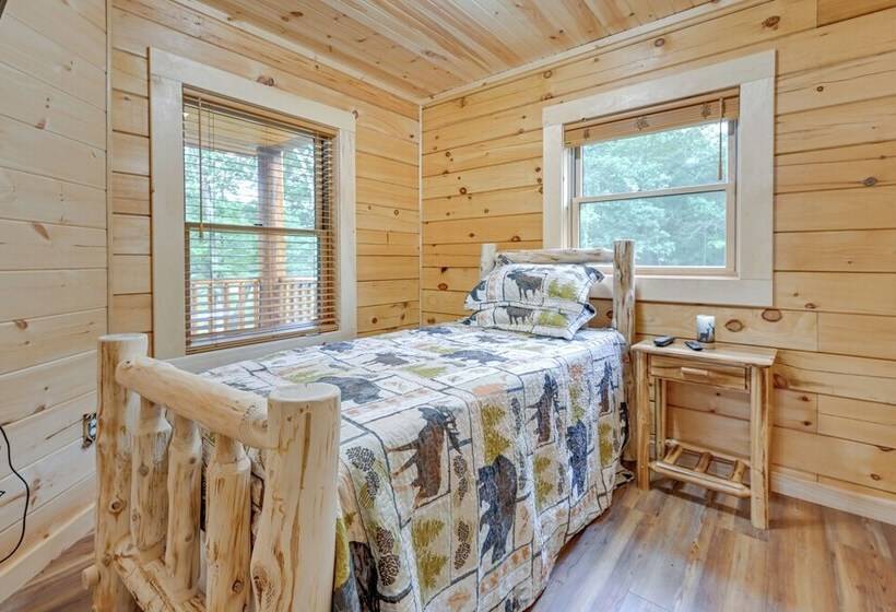 Adams Cabin W/ Game Room & Fire Pit