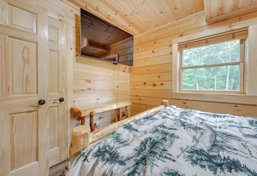 Adams Cabin W/ Game Room & Fire Pit