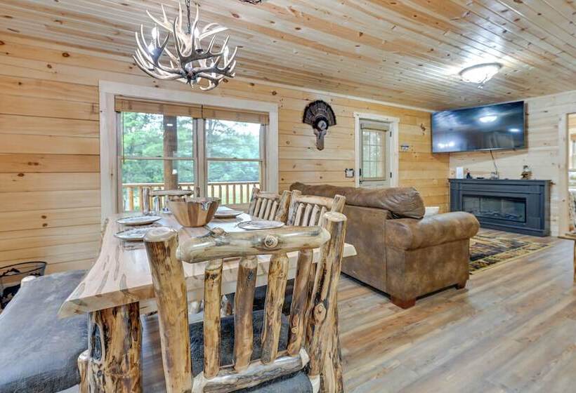 Adams Cabin W/ Game Room & Fire Pit