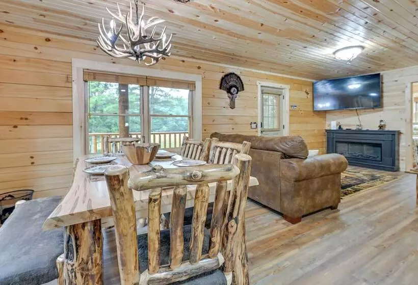Adams Cabin W/ Game Room & Fire Pit