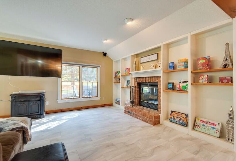 5 Acre Graceland Family Home In West Des Moines