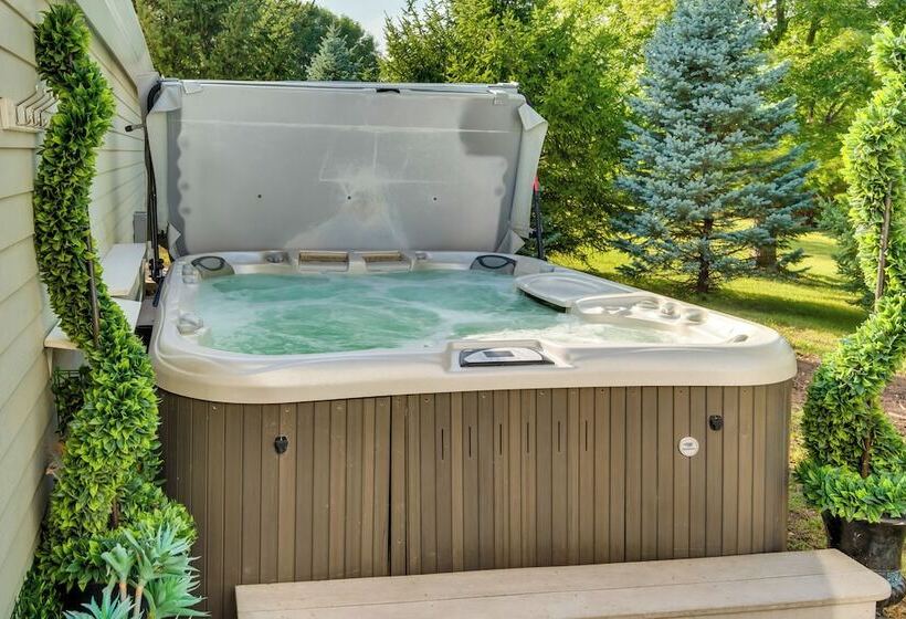 5 Acre Graceland Family Home In West Des Moines