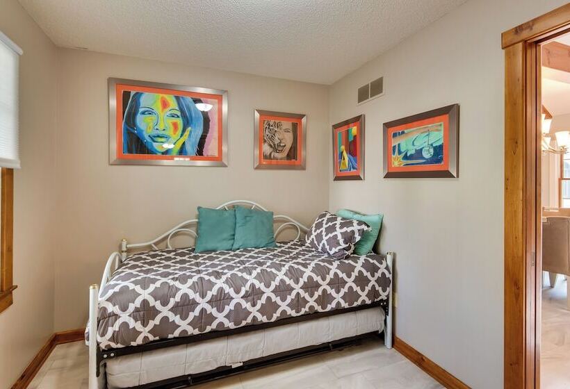 5 Acre Graceland Family Home In West Des Moines