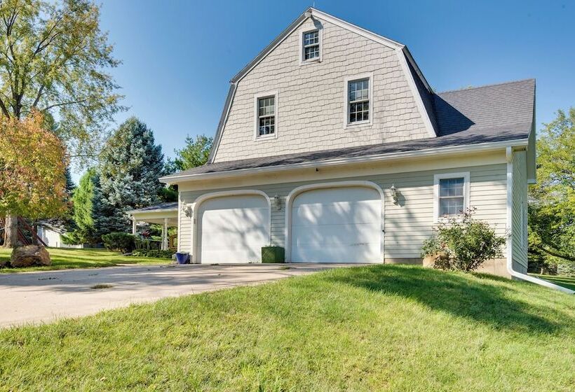 5 Acre Graceland Family Home In West Des Moines