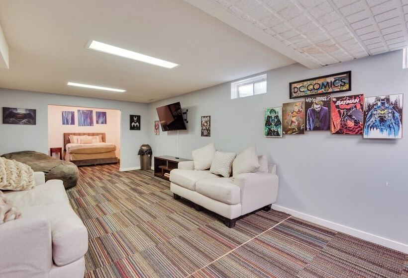 5 Acre Graceland Family Home In West Des Moines