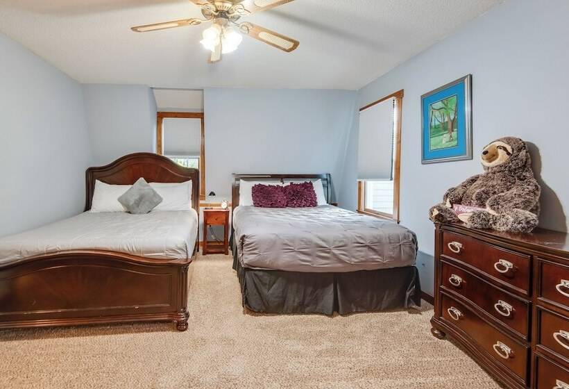 5 Acre Graceland Family Home In West Des Moines