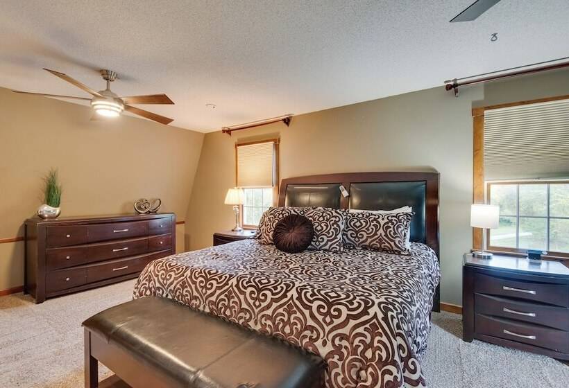 5 Acre Graceland Family Home In West Des Moines