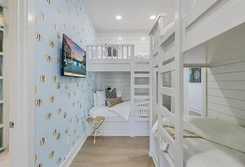 Afterley Pointe 213 Lak